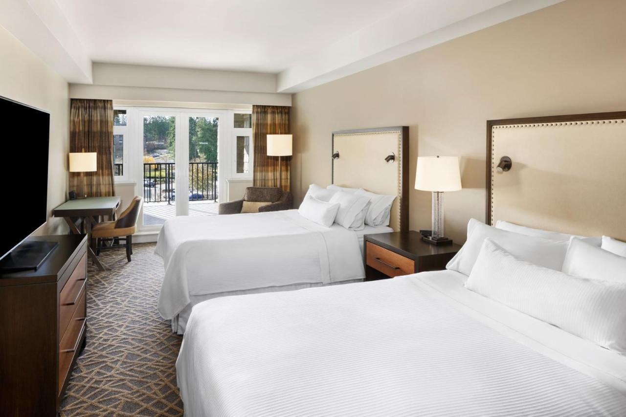 Deluxe Queen Room Balcony Resort View