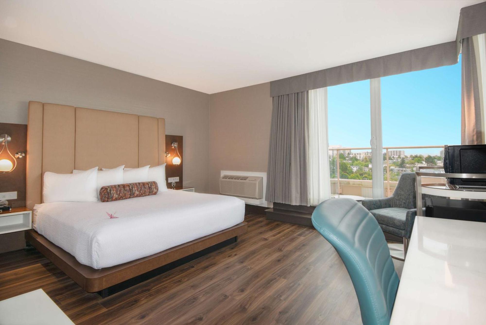 Superior King Room,1596865932:JPEG